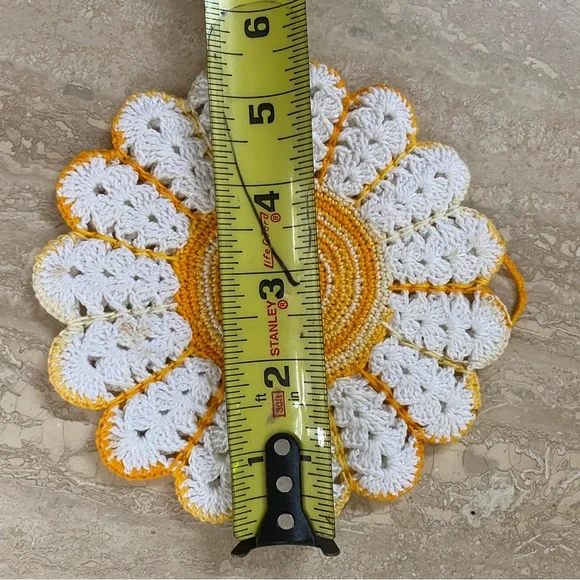 Hand crocheted doilies multicolored 5 to 6 inches - Picture 5 of 5